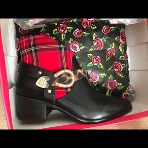Betsey Johnson plaid/leopard booties